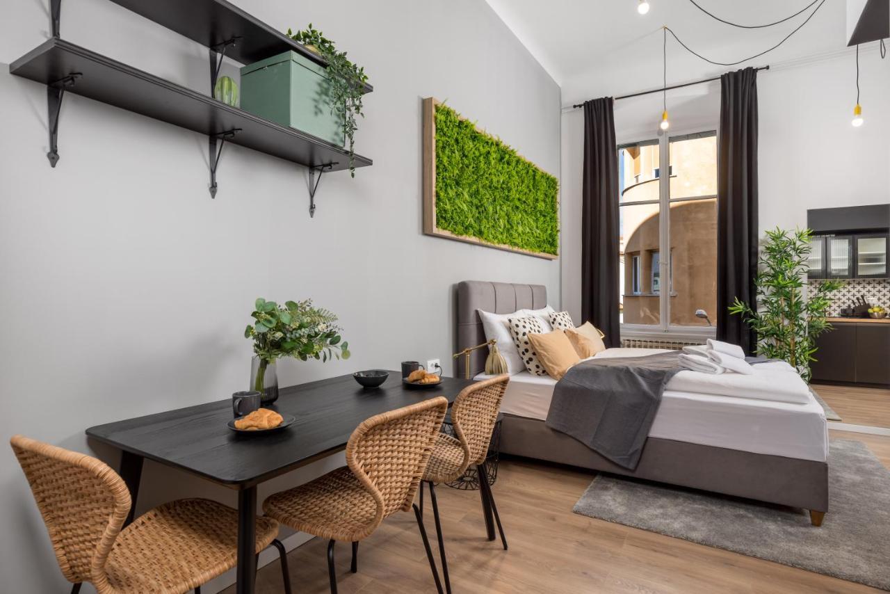 Apartment & One World *