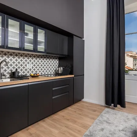 Apartments & Rooms One World Rijeka Exterior photo