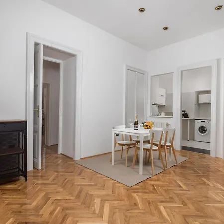 Apartments & Rooms One World Rijeka Exterior photo