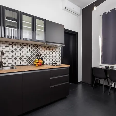 Apartments & Rooms One World Rijeka Exterior photo