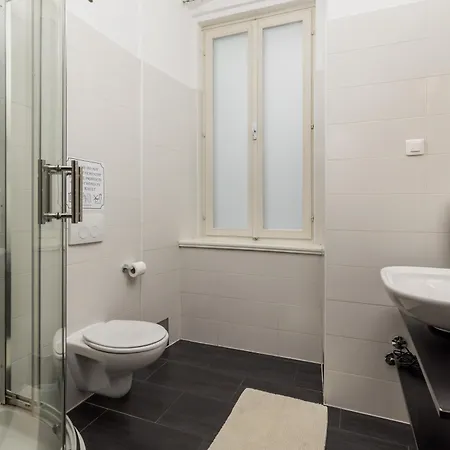 Apartments & Rooms One World Rijeka Exterior photo