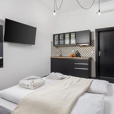 Apartments & Rooms One World Rijeka Exterior photo